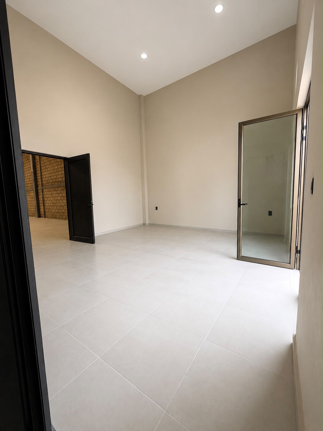 Miniatura 5 de 🏭RENTA ¡Estrena una Amplia Nave Industrial 1,113 m² Nueva en Arandas, Los Altos de Jalisco!