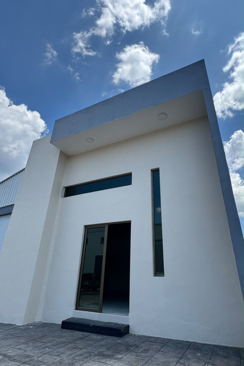 Miniatura 2 de 🏭RENTA ¡Estrena una Amplia Nave Industrial 1,113 m² Nueva en Arandas, Los Altos de Jalisco!