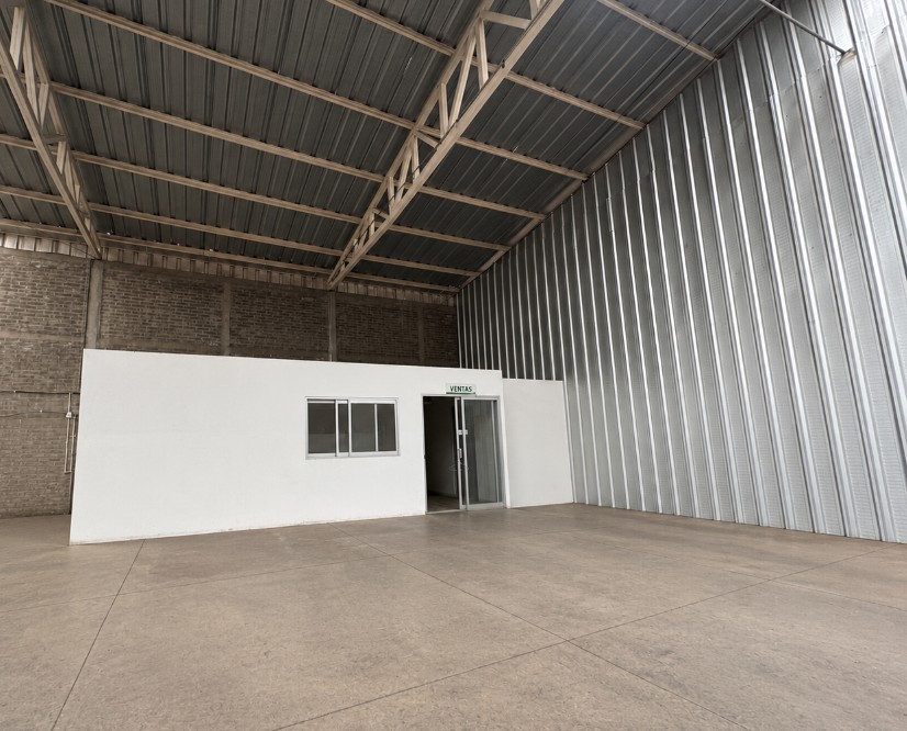 Miniatura 4 de 🚛 RENTA ¡La Mejor Ubicación para tu Empresa en Los Altos de Jalisco! Bodega en Renta de 800 m² a Pie de Carretera