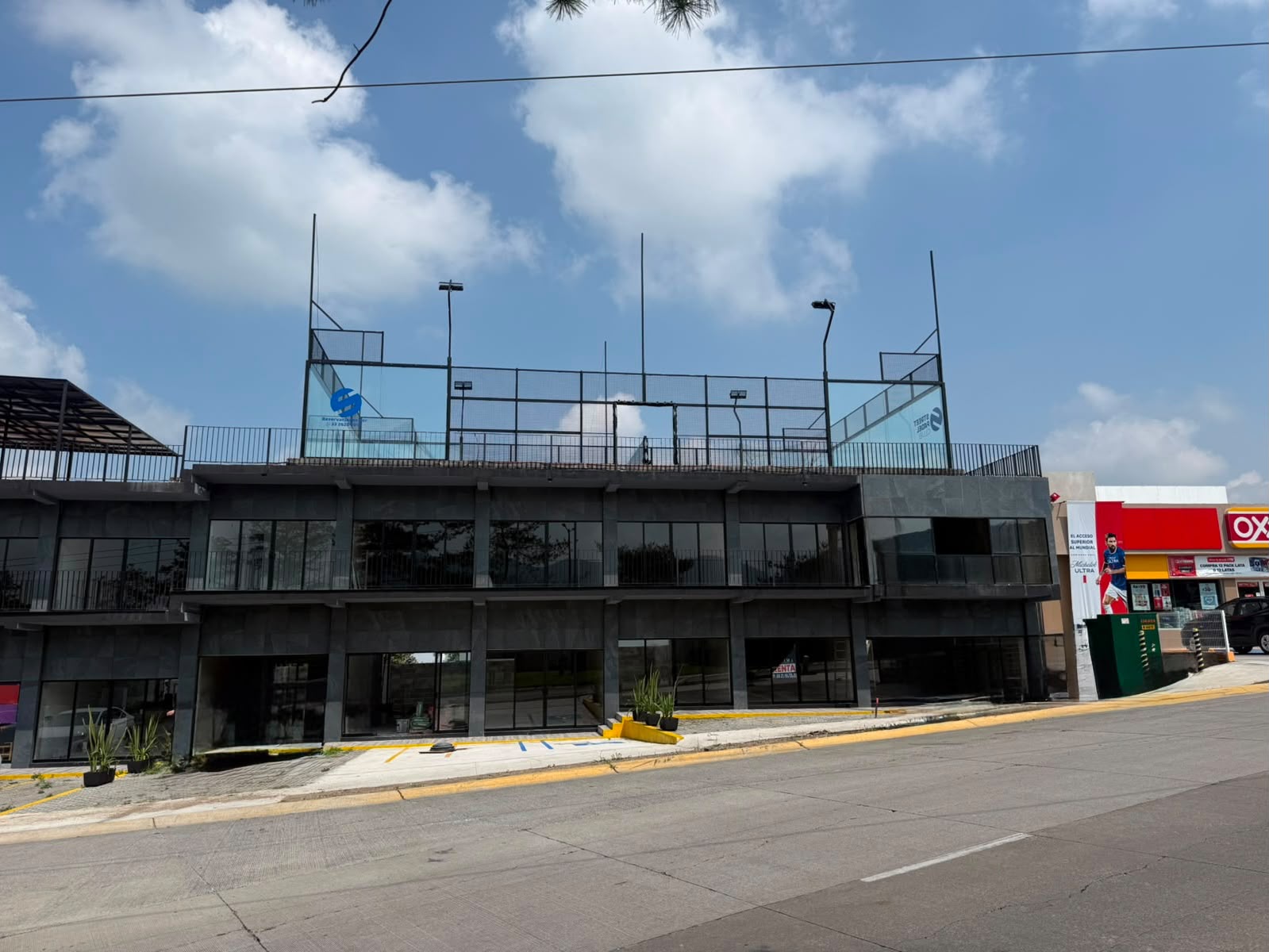 Miniatura 3 de VENTA de Locales Comerciales Plaza Sendas Street